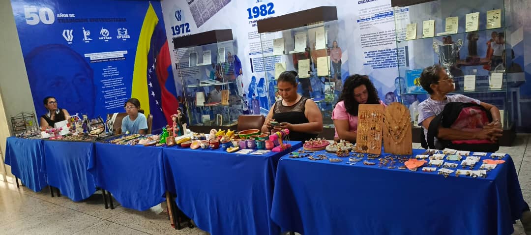 La lectura y el conocimiento se apoderaron de la Uptaeb en jornada por el Día del Libro y del Derecho de Autor