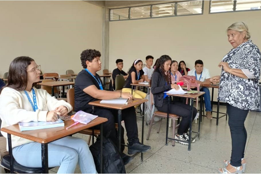 Uptaebistas inician período académico 2025